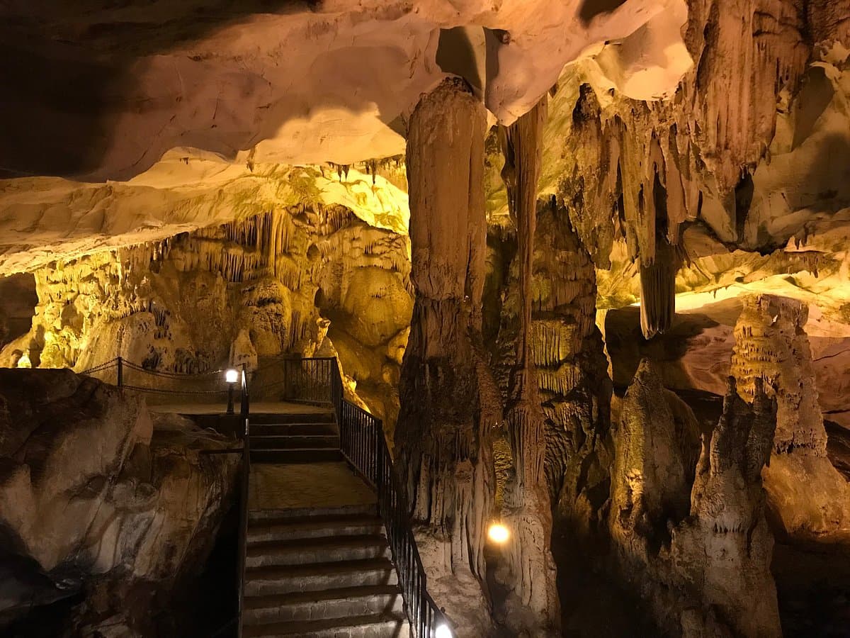 Dupnisa-Höhle