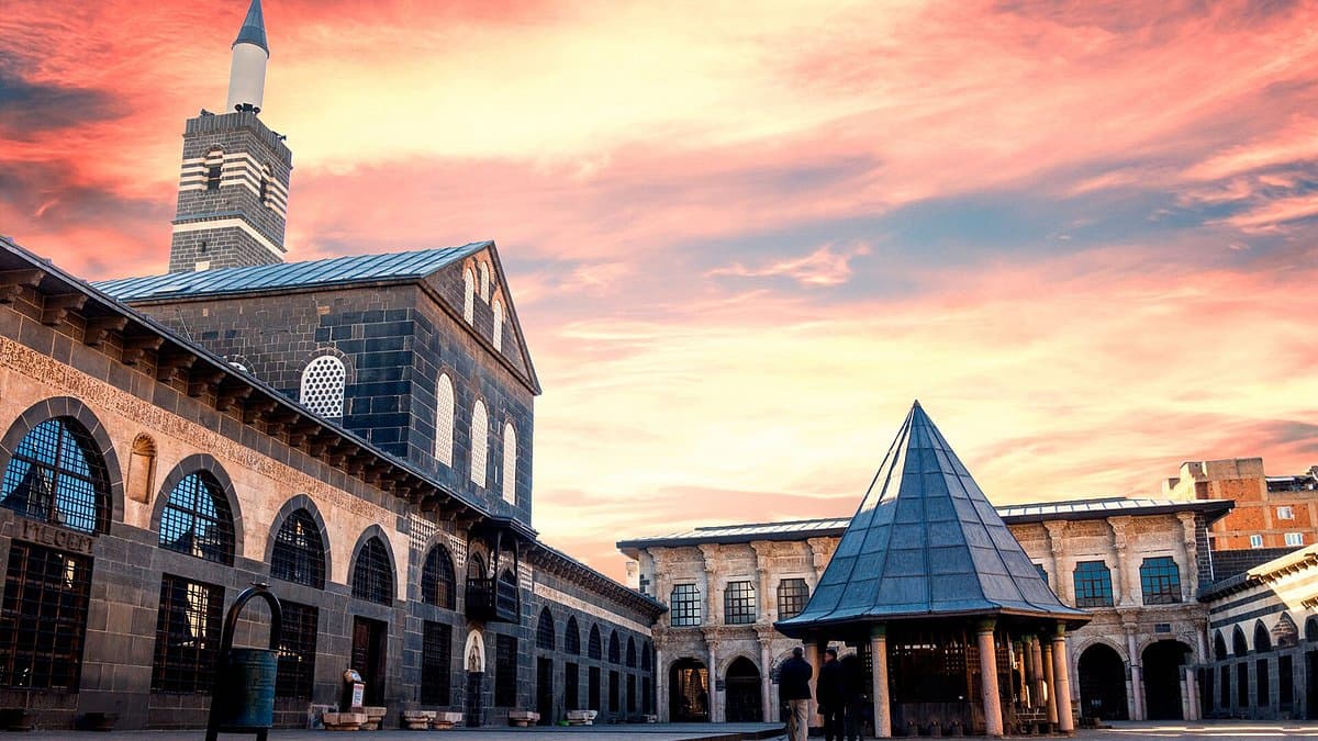 Große Moschee von Diyarbakır