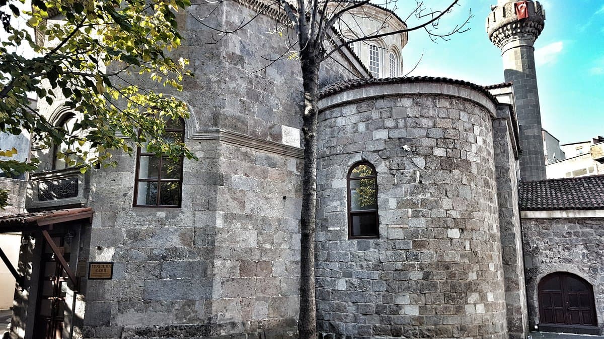 Yeni Cuma Moschee