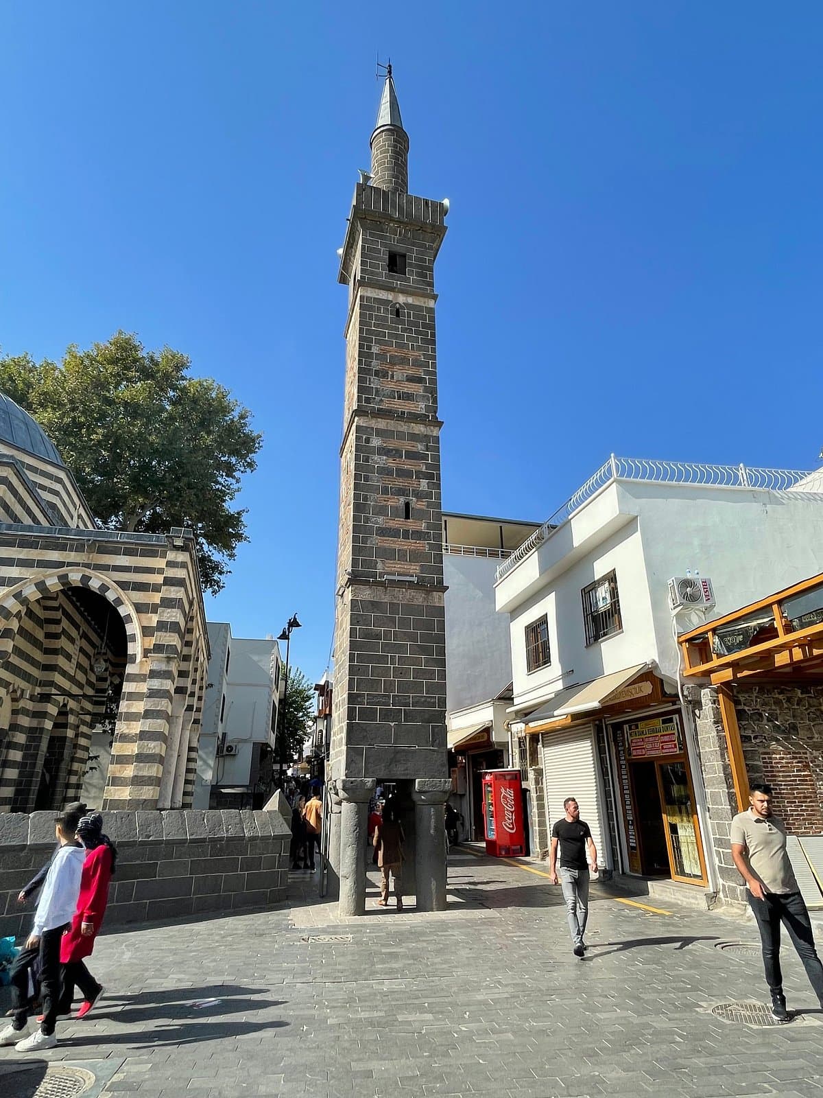 Vierbeiniges Minarett