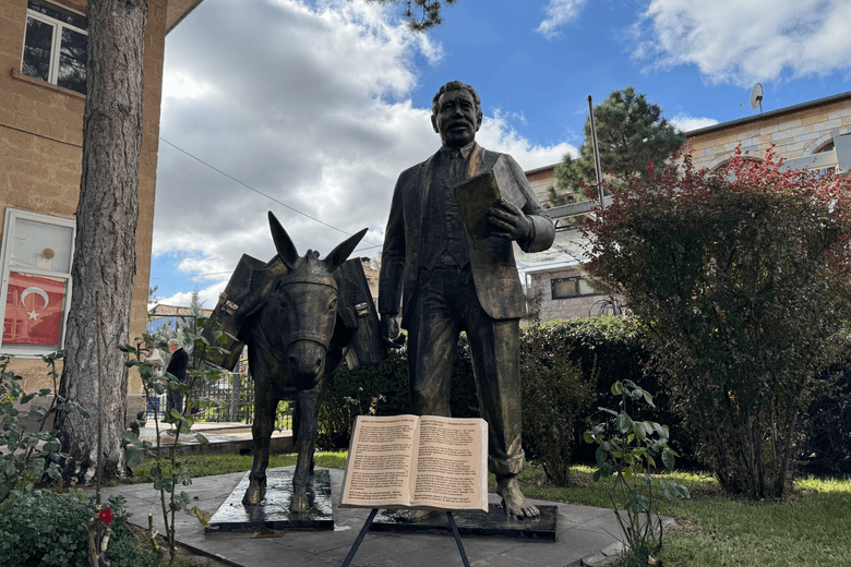 Denkmal des Bibliothekars mit dem Esel
