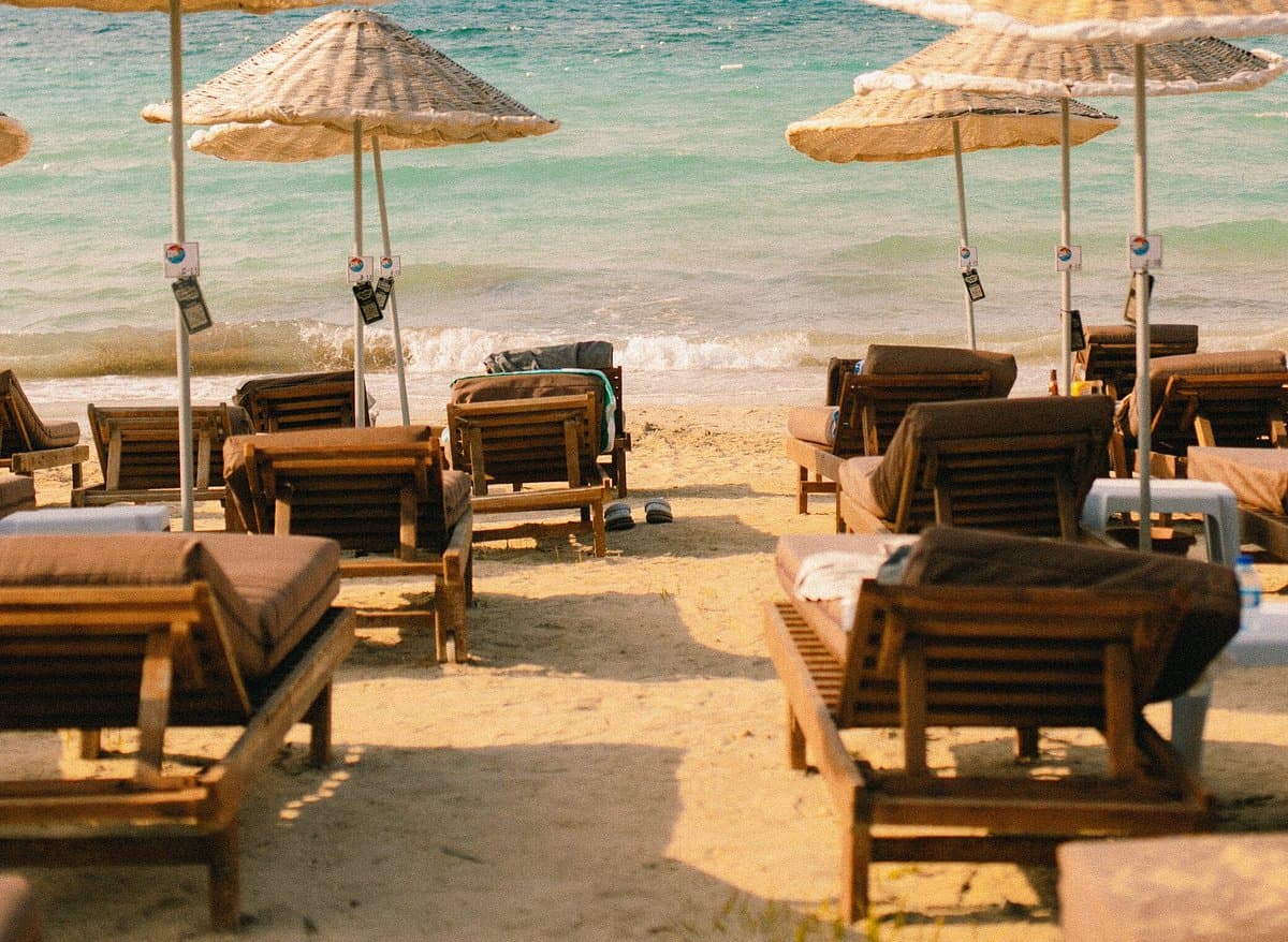 Rooms Beach Club