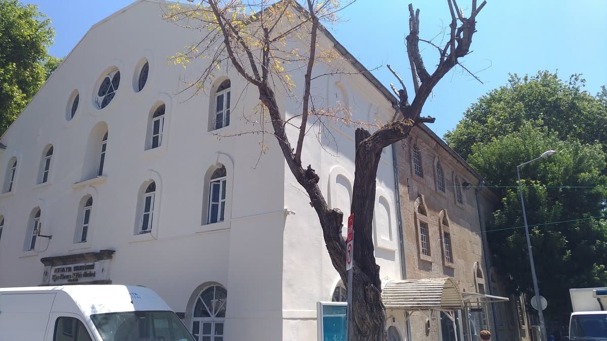 Uğur Mumcu Kulturzentrum