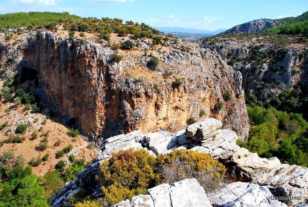 Gökçeler Canyon und Höhle