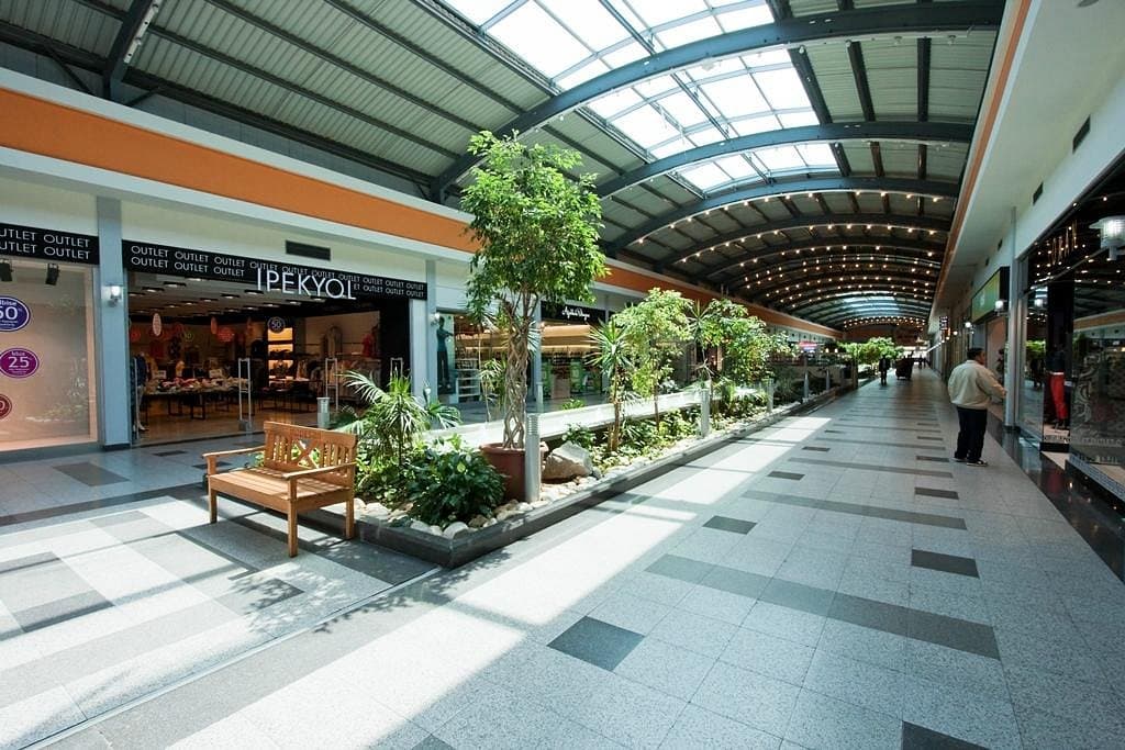 Deepo Outlet Center