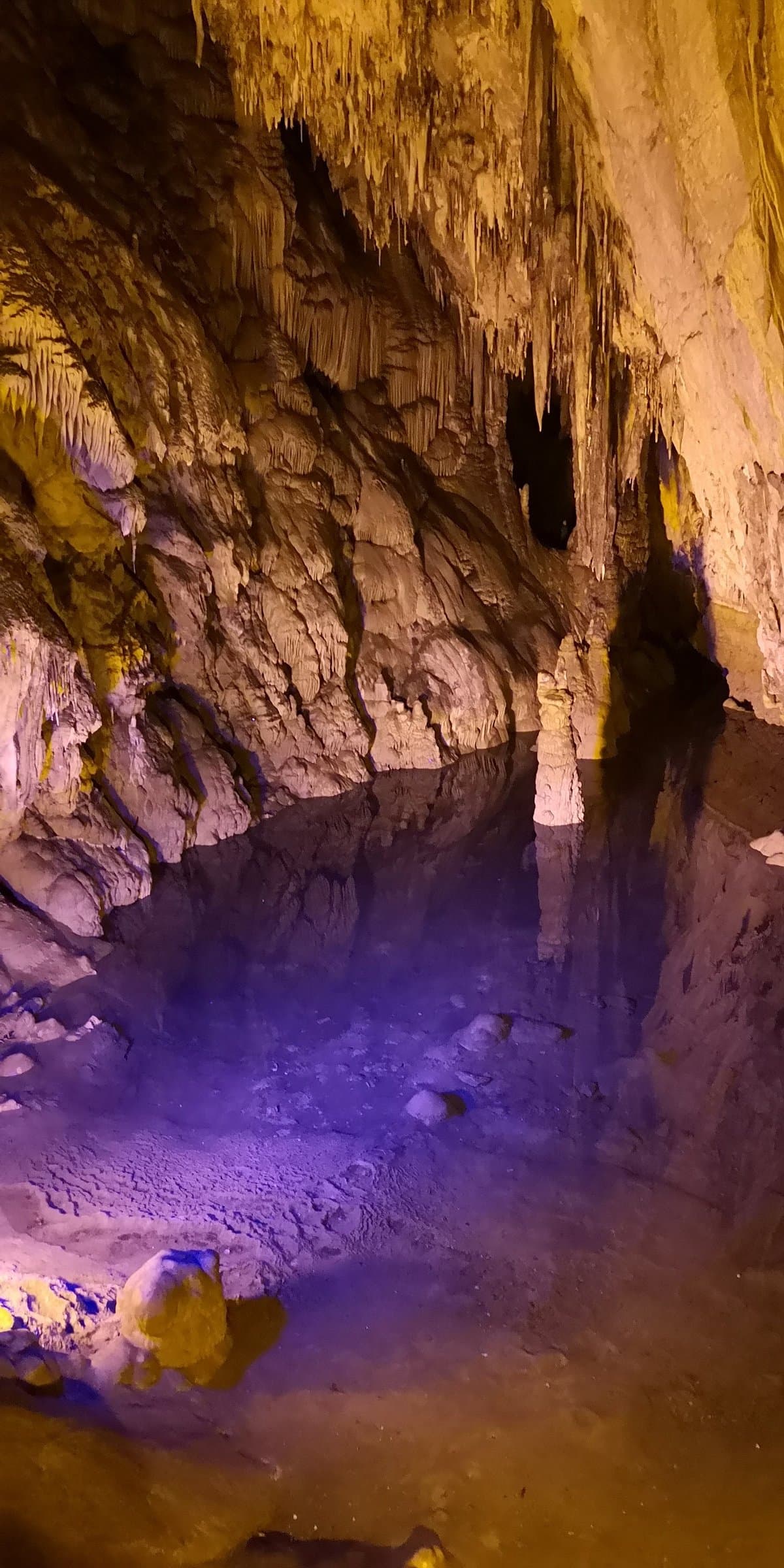 Dim-Höhle
