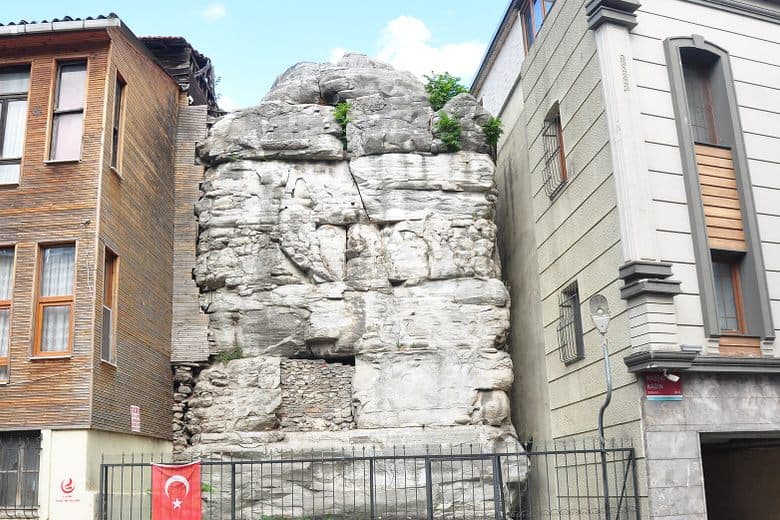 Sockel der Arcadius-Säule