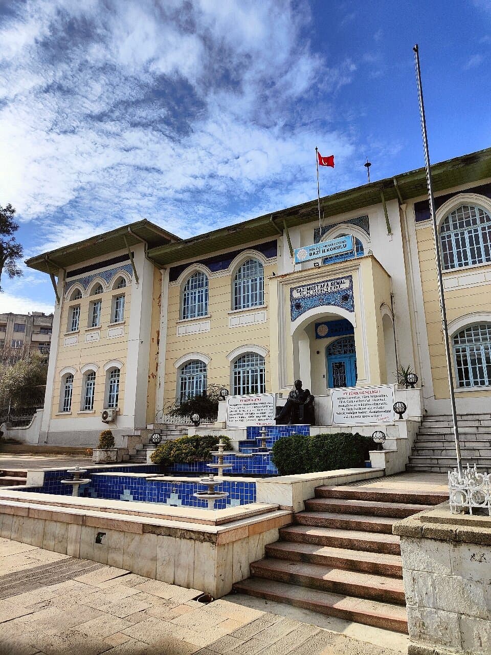 Denizli-Hahn-Statue
